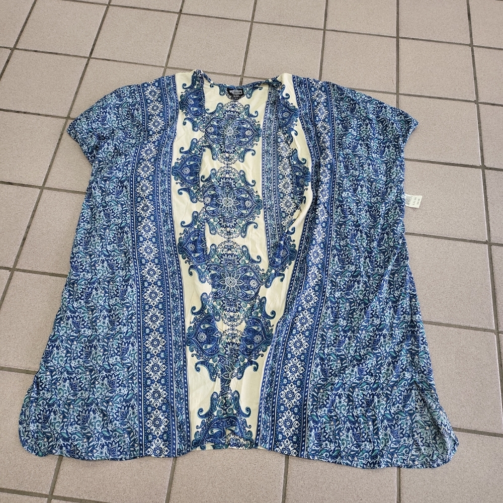 NWT  Women's One Size Angie Printed Kimono S-XL Blue Cream 100% Rayon